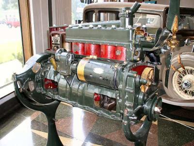 Cutaway Auburn engine