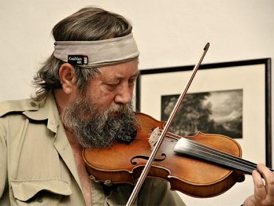 Slavonice: Fiddle Player