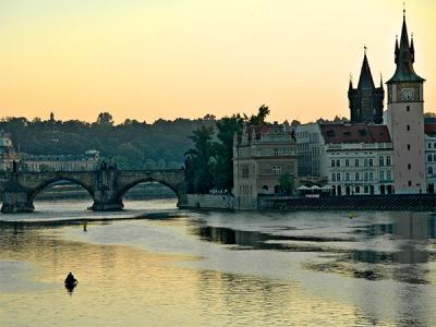 Prague: Vltava River, Early Morning