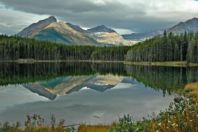 v3/93/254493/3/49601483.LakeHerbertBanff.jpg