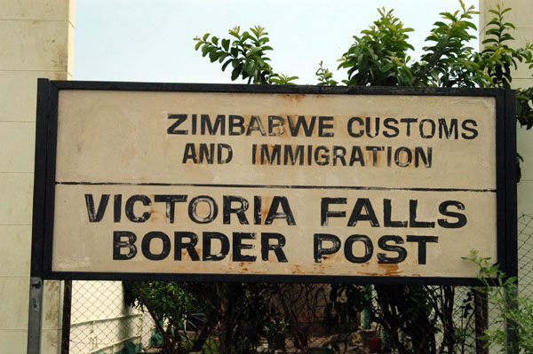 Victoria Falls Border Post - US$30 for a visa