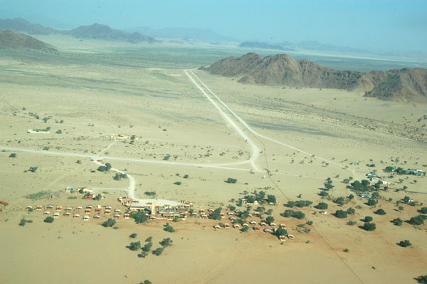 Sossusvlei Lodge and the road to Sesriem Canyon