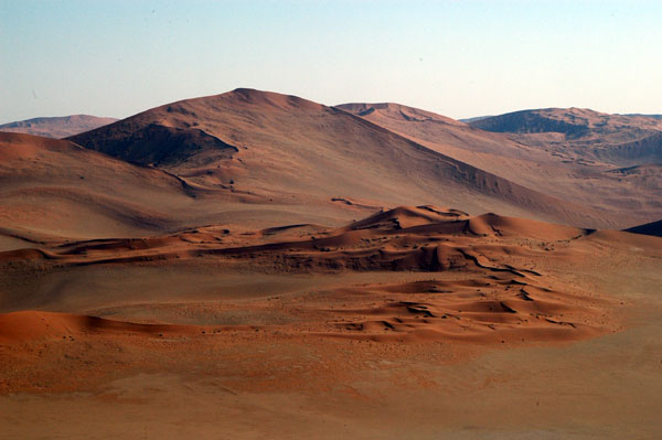 Dunes along the road from Sesriem to Sossusvlei