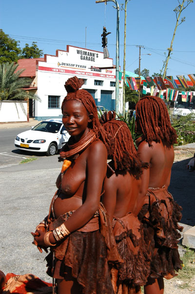 3 Himba girls in Outjo