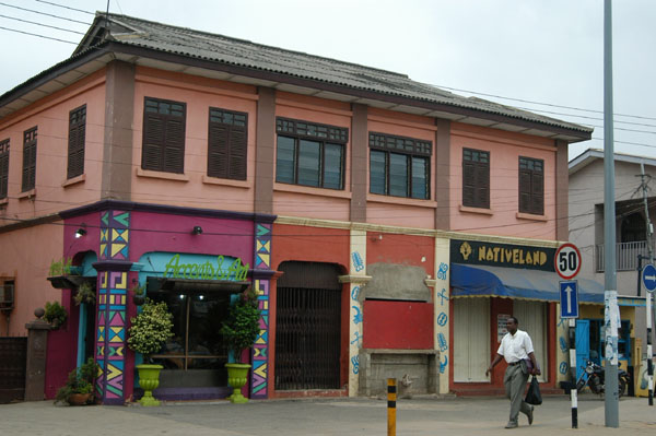 Accents & Art and Nativeland shops, Kwame Nkrumah Avenue, Accra