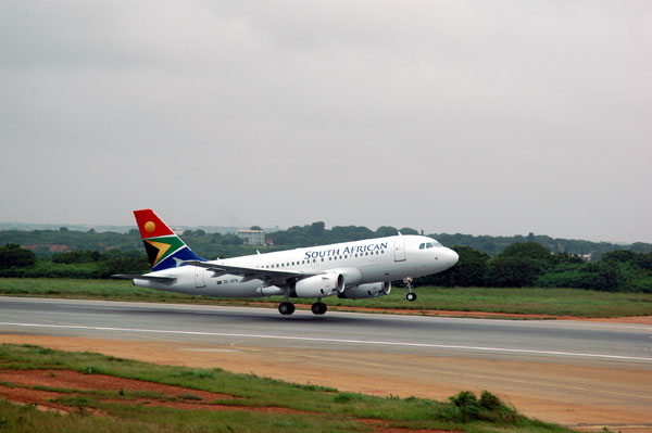 South African Airways A319 (ZS-SFN) taking off from Accra