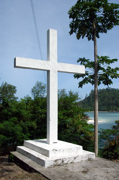 Seaside cross, Port Launay