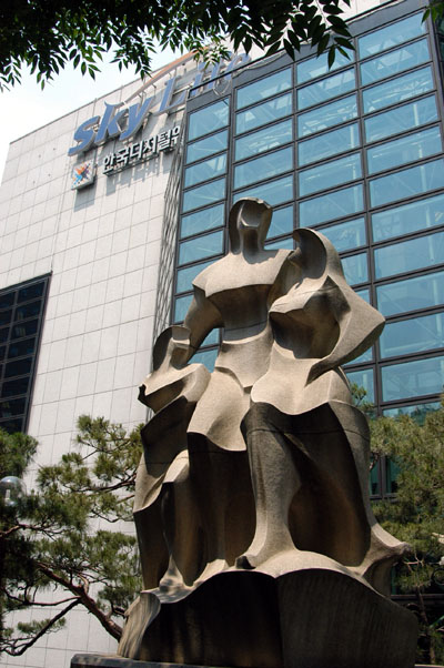Statue at the Sky Life Building