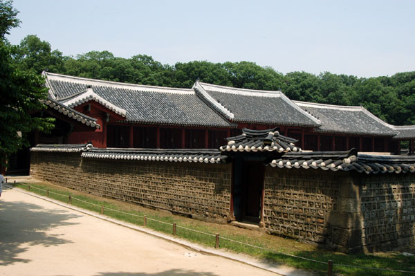 Yeongnyeongjeon, the annex to the main hall of Jongmyo Shrine, 1421
