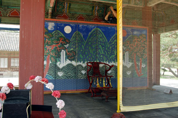Throne and painting in the Haminjeong Pavilion