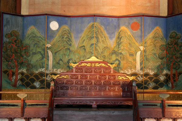 Another throne and painting, Changgyeonggung Palace