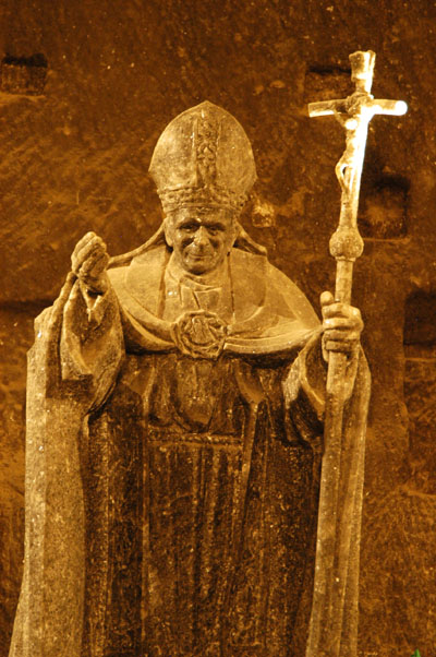 1999 statue of Pope John Paul II