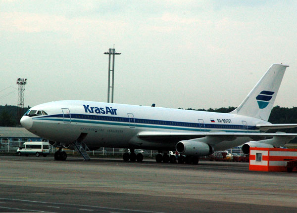KrasAir IL-86 (RA-86137) at DME (UUDD)