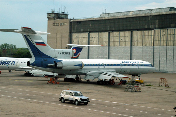 Aeroflot Tu-154 (RA-85649) at DME