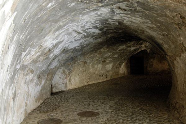 Entry tunnel, Orava Castle