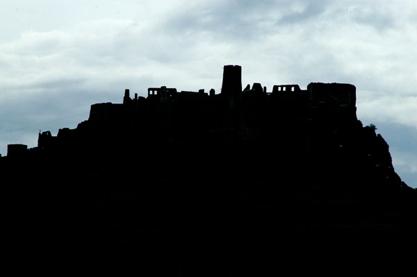 Silhouette of Spi Castle