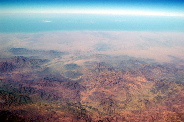 Leaving the clear Yemeni highlands for the hot and hazy Red Sea lowlands