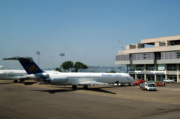 Rwandair Express MD-80 at EBB (3D-MDJ)