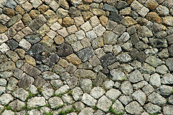 Mortarless walls, Himeji Castle