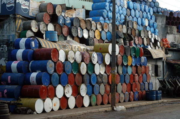 Oil by the barrel, Central Road, Colombo