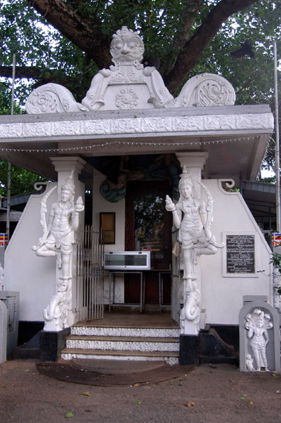 Small Buddhist temple, Colombo