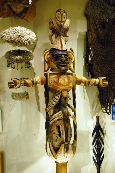 Malagan funerary figure, New Ireland