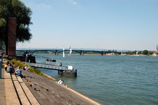 Adenauer-Ufer, Mainz