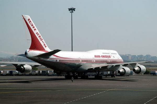 Air India 747-337M at BOM (VT-EPW)