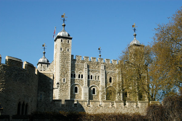 The White Tower from the promenade along the Thames