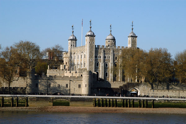 The White Tower was built in stone by William the Conqueror in 1077-1097