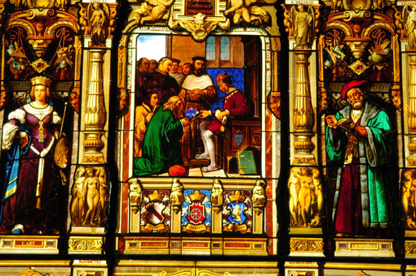 Detail of the window showing the inventions, discoveries and works that signaled the Renaissance 1450-1550