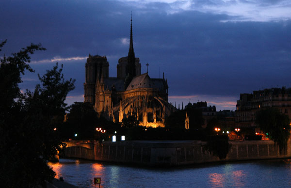 Evening view of Notre Dame, Ile de la Cit and the Seine from Pont de la Tournelle