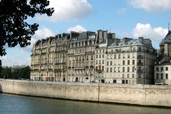 North side of Île de la Cité