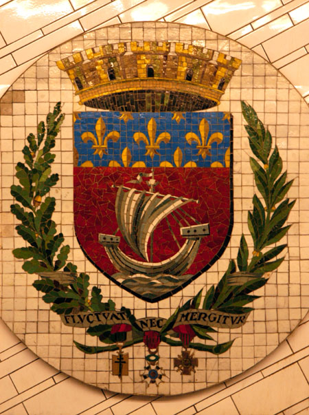 Paris coat-of-arms in the Metro Hôtel de Ville