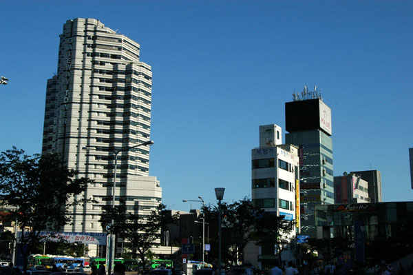 Gateway Tower near Seoul Station