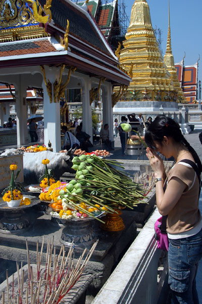 Thai making an offering