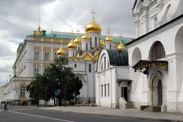 Great Kremlin Palace and Annunciation Cathedral