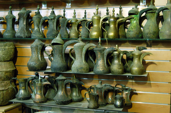 Shop near the Burami Fort with antique pots
