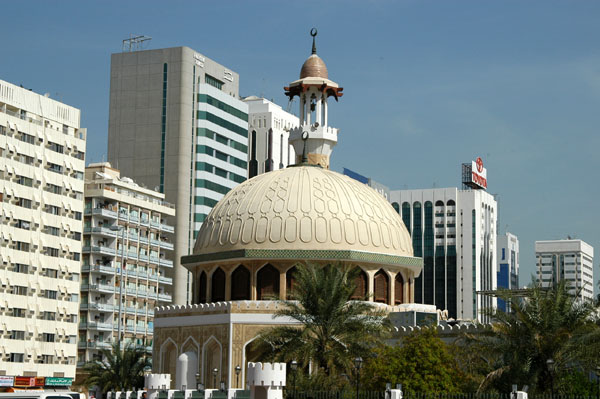 Mosque on Al Nasr Street next to the Al Hosn Palace