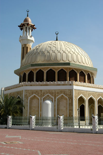 Mosque next to the Al Hosn Palace