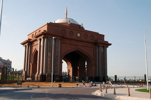 Monumental Gateway to the new Emirates Palace International Conference Centre