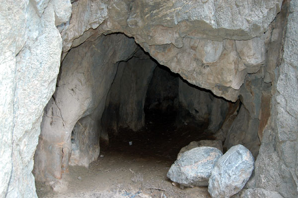 A cave along Wadi Khab A'Shamis