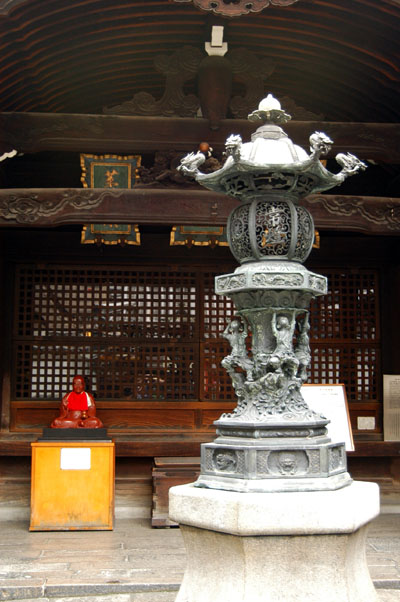 Shinsaibashi area temple