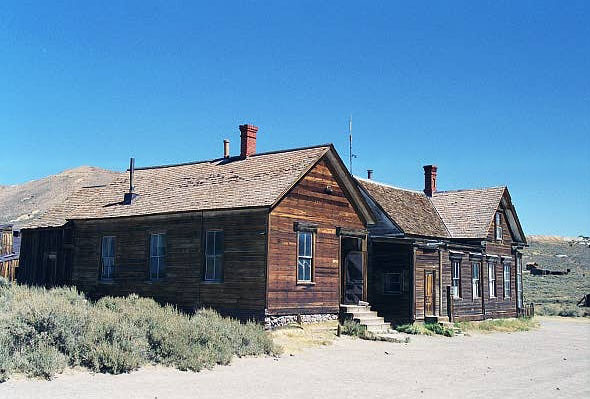 A short distance north of Mono Lake is Bodie, the remains of gold mining town from 1874