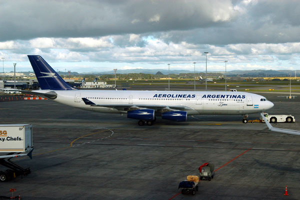 Aerolineas Argentinas A340-200 at AKL