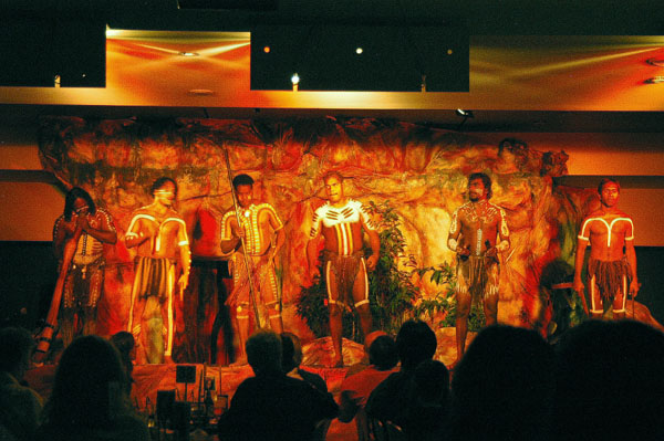 The dinner show, Tjapukai