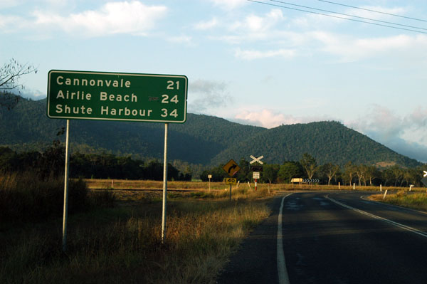 Road to Airlie Beach and Shute Harbour