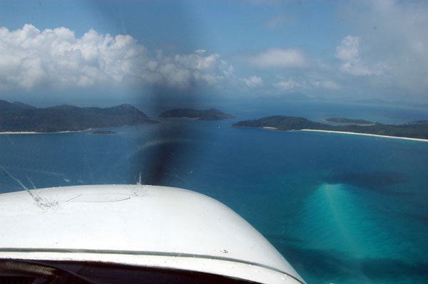 Approaching the hole in the ocean spewing sand east of Whitsunday Island