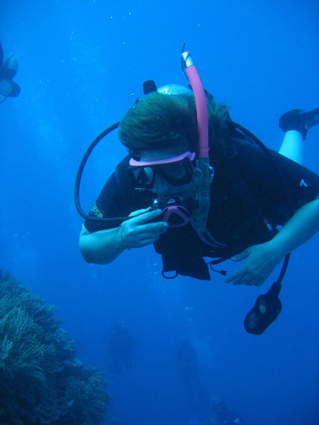 DiveCairnsOct05 142.jpg