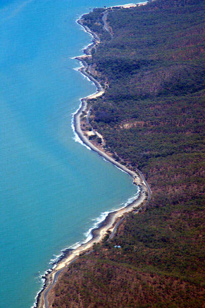 Captain Cook Highway between Cairns and Port Douglas